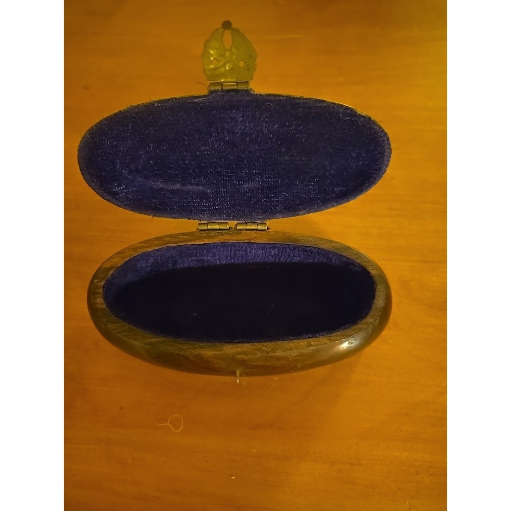 vintage oval wooden trinket box - Picture 4 of 4